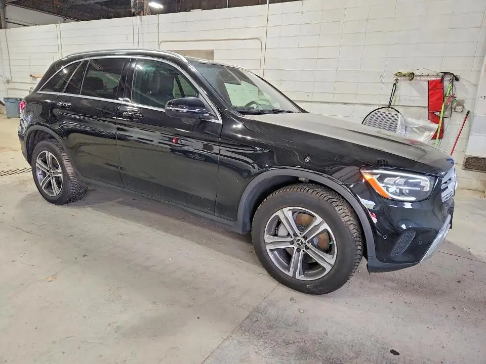 2021 MERCEDES-BENZ GLC 300 4MATIC  