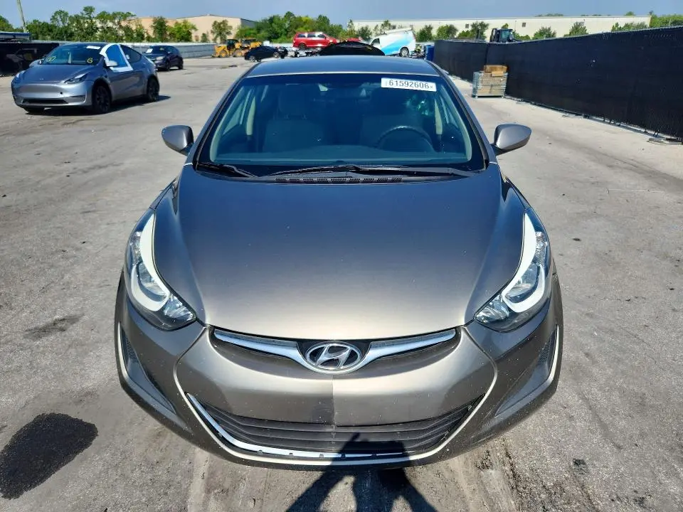 2015 HYUNDAI ELANTRA SE  