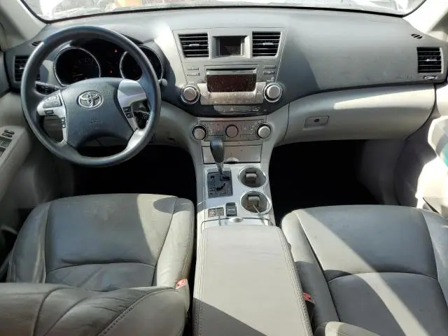 2011 TOYOTA HIGHLANDER BASE  