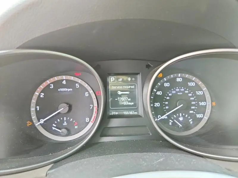 2017 HYUNDAI SANTA FE SE  