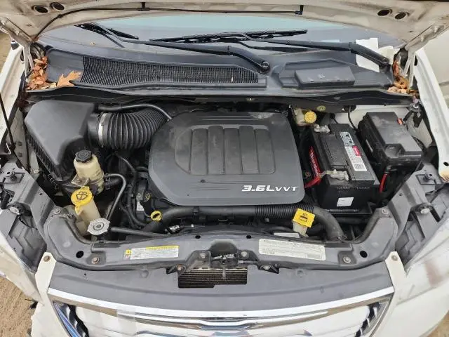 2011 CHRYSLER TOWN & COUNTRY TOURING L  