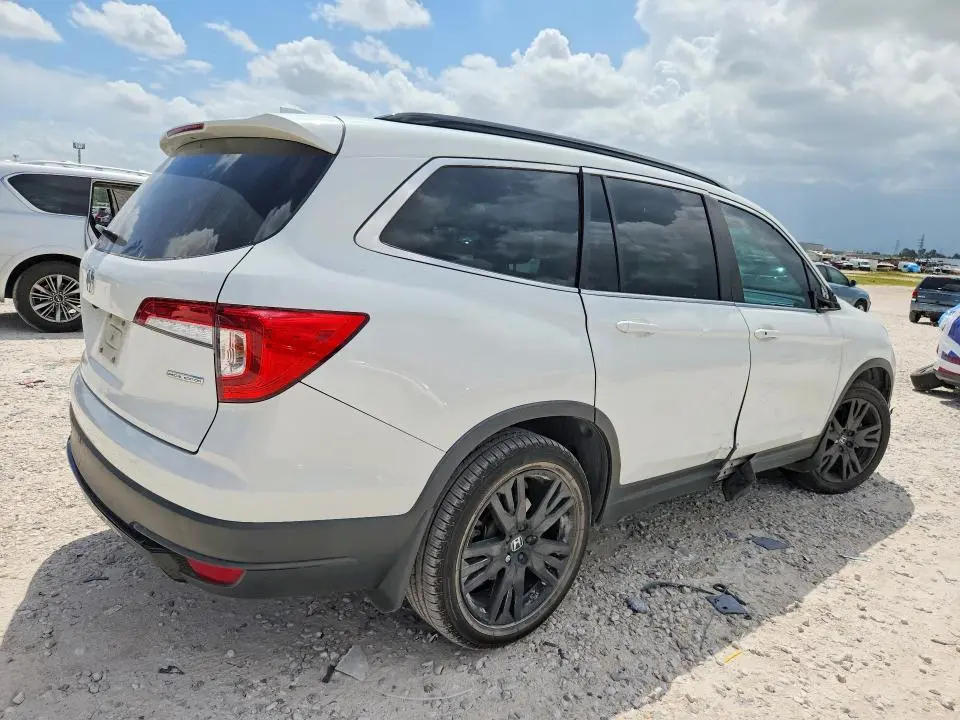 2021 HONDA PILOT SE  