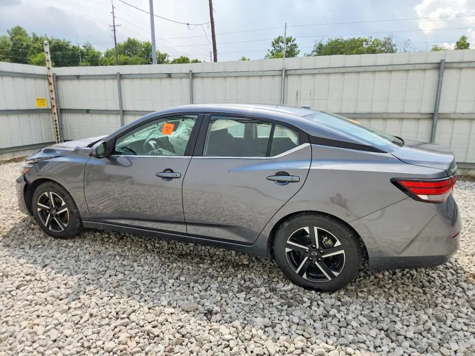 2025 NISSAN SENTRA SV  