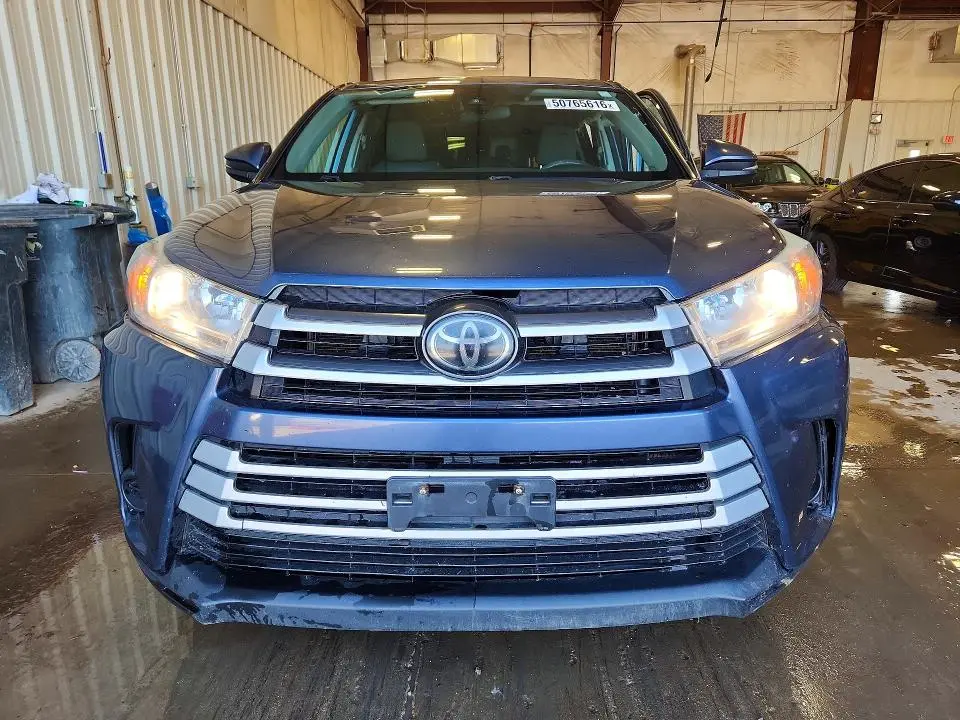 2018 TOYOTA HIGHLANDER LE  