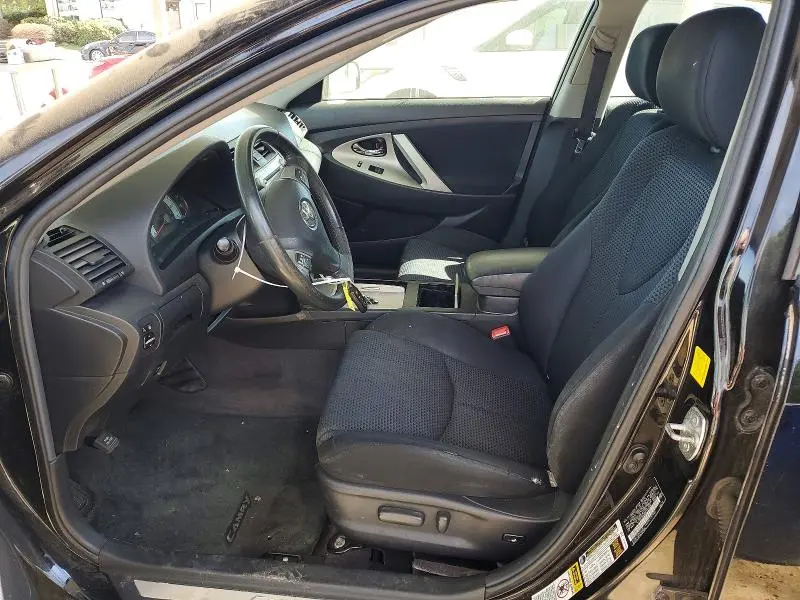 2011 TOYOTA CAMRY SE  