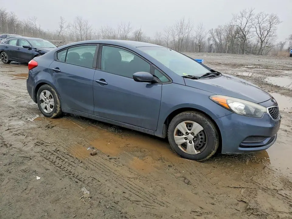 2016 KIA FORTE LX  