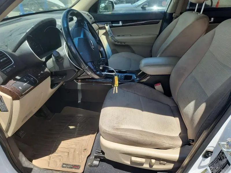2014 KIA SORENTO LX  