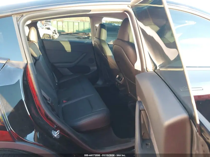 2024 TESLA MODEL Y RWD