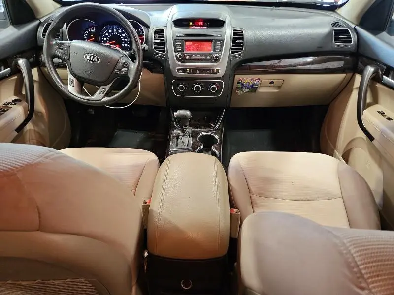 2015 KIA SORENTO LX  