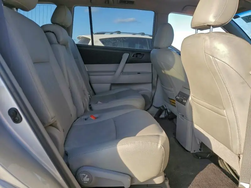 2013 TOYOTA HIGHLANDER BASE  