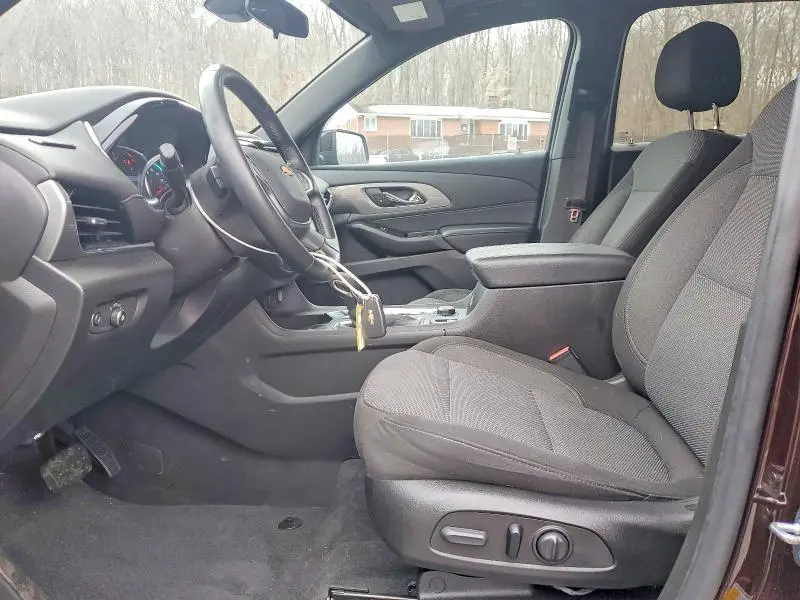 2023 CHEVROLET TRAVERSE LT  