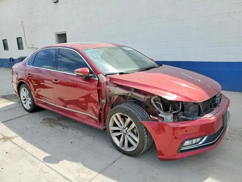 2017 VOLKSWAGEN PASSAT SE  