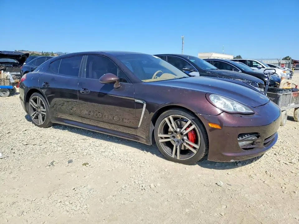 2013 PORSCHE PANAMERA 2  