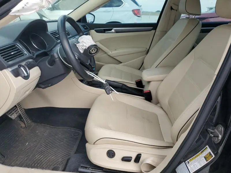 2017 VOLKSWAGEN PASSAT R-LINE