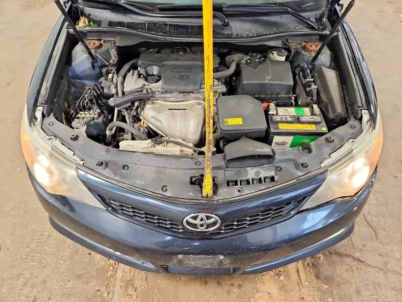2014 TOYOTA CAMRY SE  