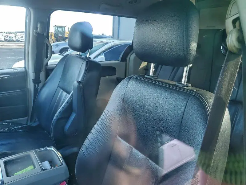 2013 CHRYSLER TOWN & COUNTRY TOURING  