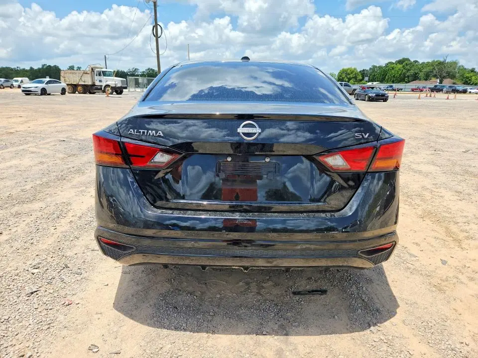 2024 NISSAN ALTIMA SV  