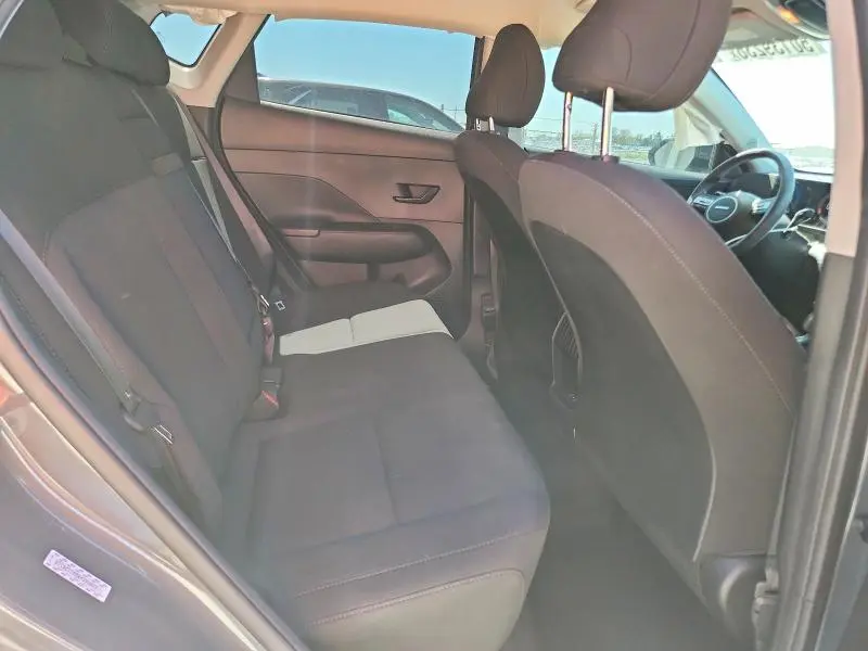 2024 HYUNDAI KONA SE  