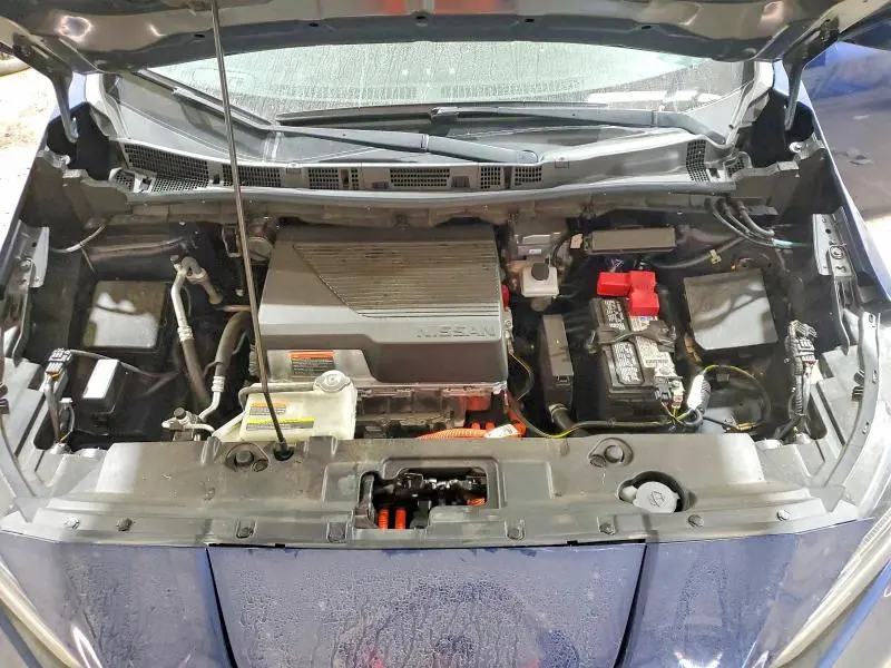 2022 NISSAN LEAF S  