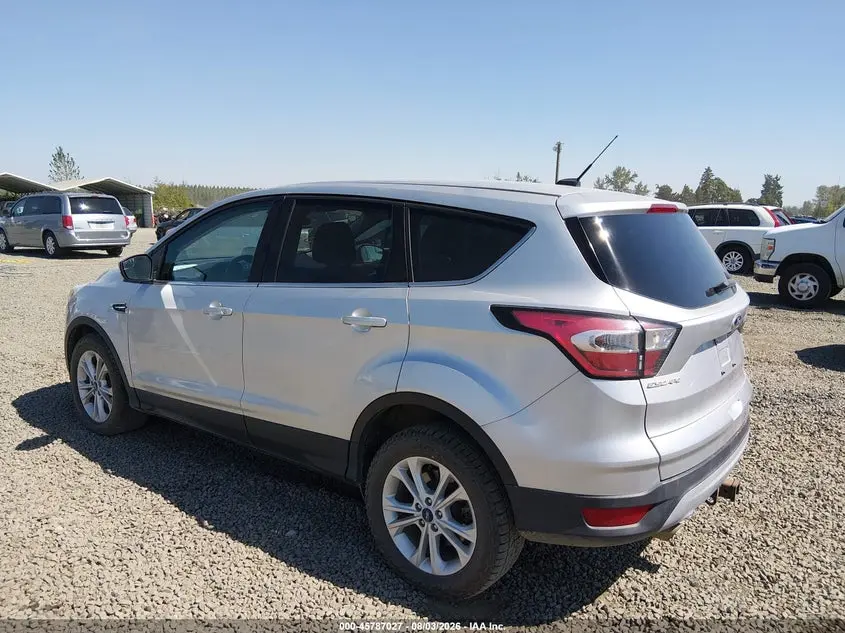 2017 FORD ESCAPE SE