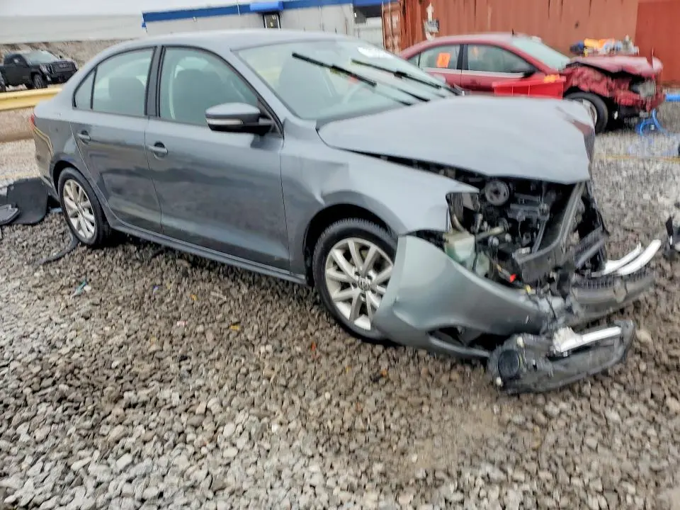 2012 VOLKSWAGEN JETTA SE  