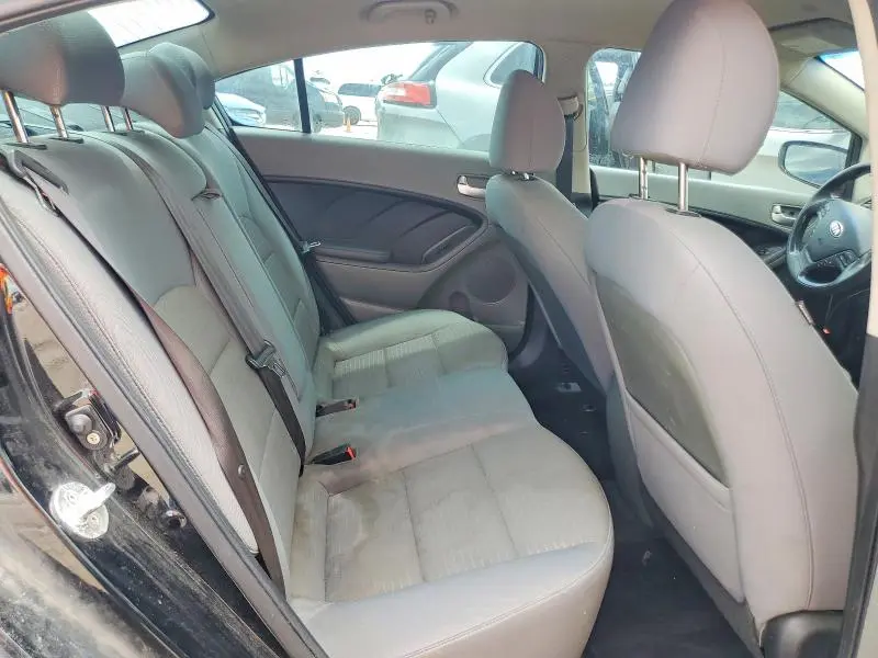 2017 KIA FORTE LX  