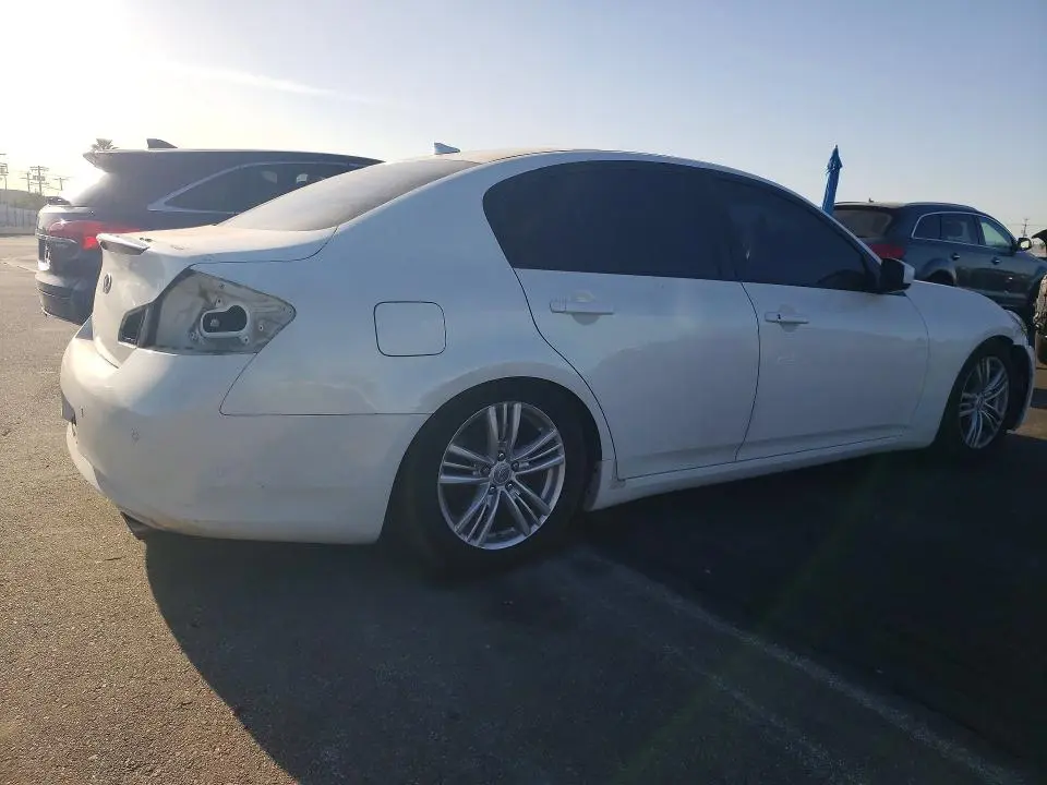 2011 INFINITI G37 BASE  