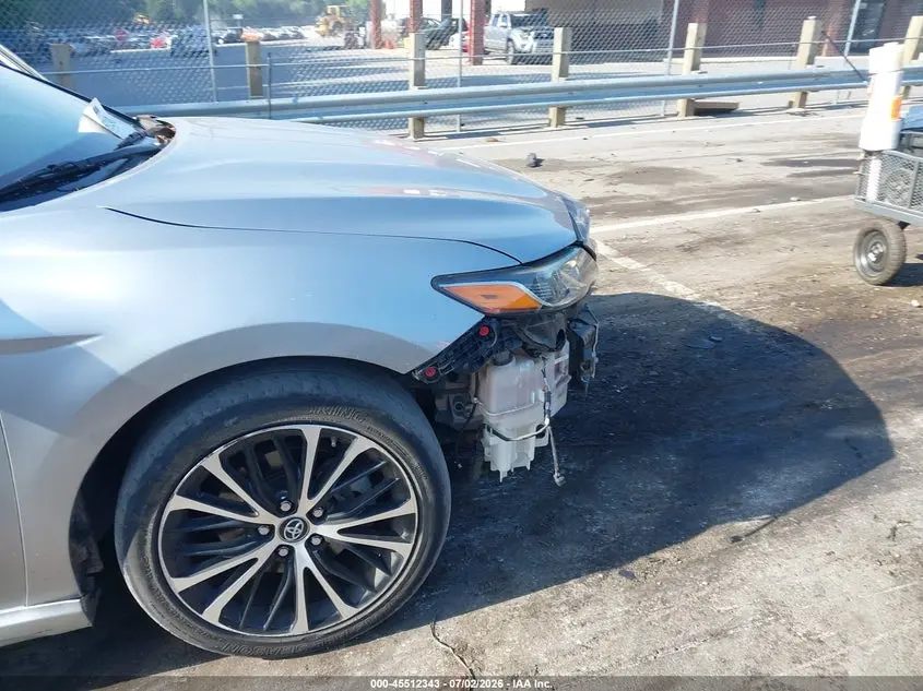 2019 TOYOTA CAMRY SE