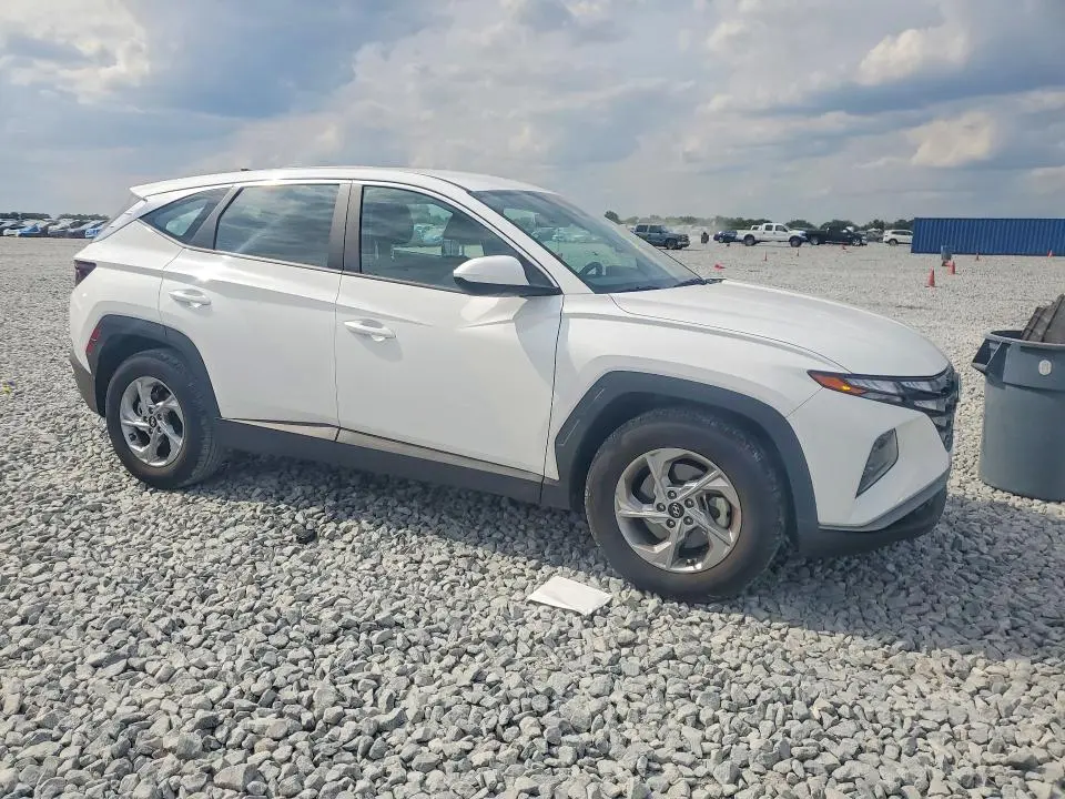 2024 HYUNDAI TUCSON SE  