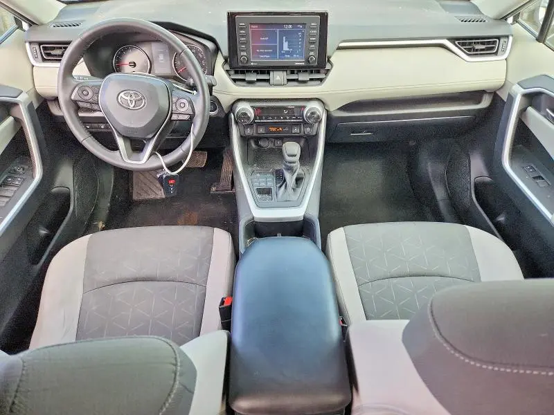 2022 TOYOTA RAV4 XLE  