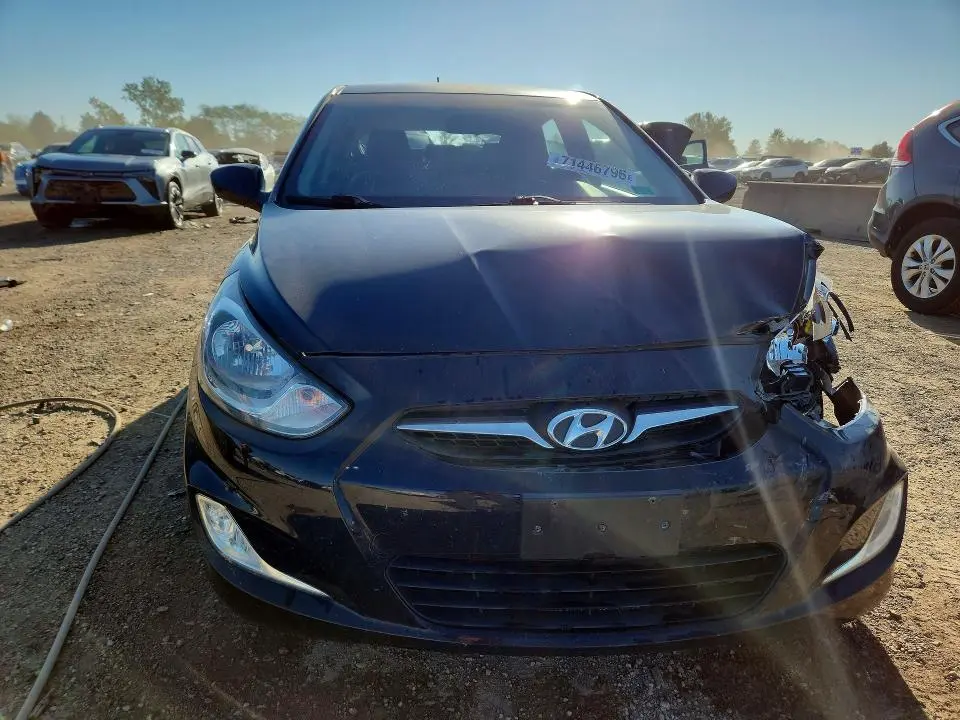 2012 HYUNDAI ACCENT SE  