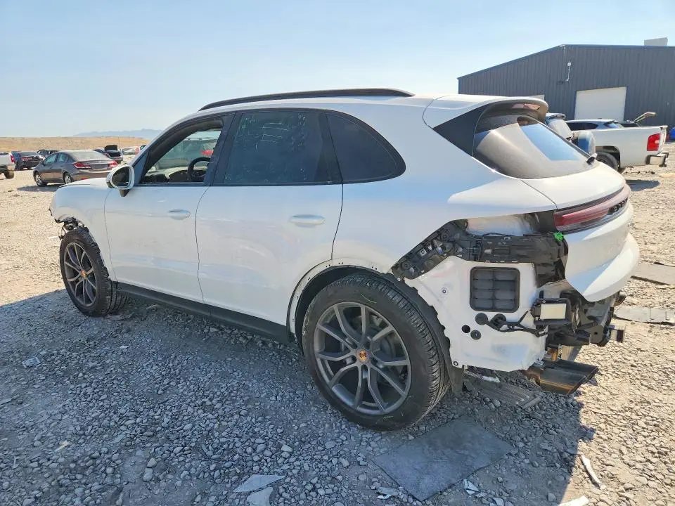 2025 PORSCHE CAYENNE   