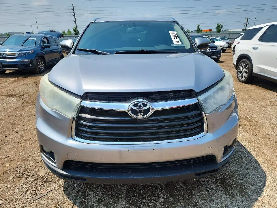 2016 TOYOTA HIGHLANDER XLE  