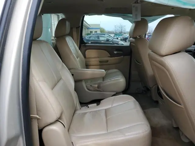 2011 CHEVROLET SUBURBAN K1500 LT  
