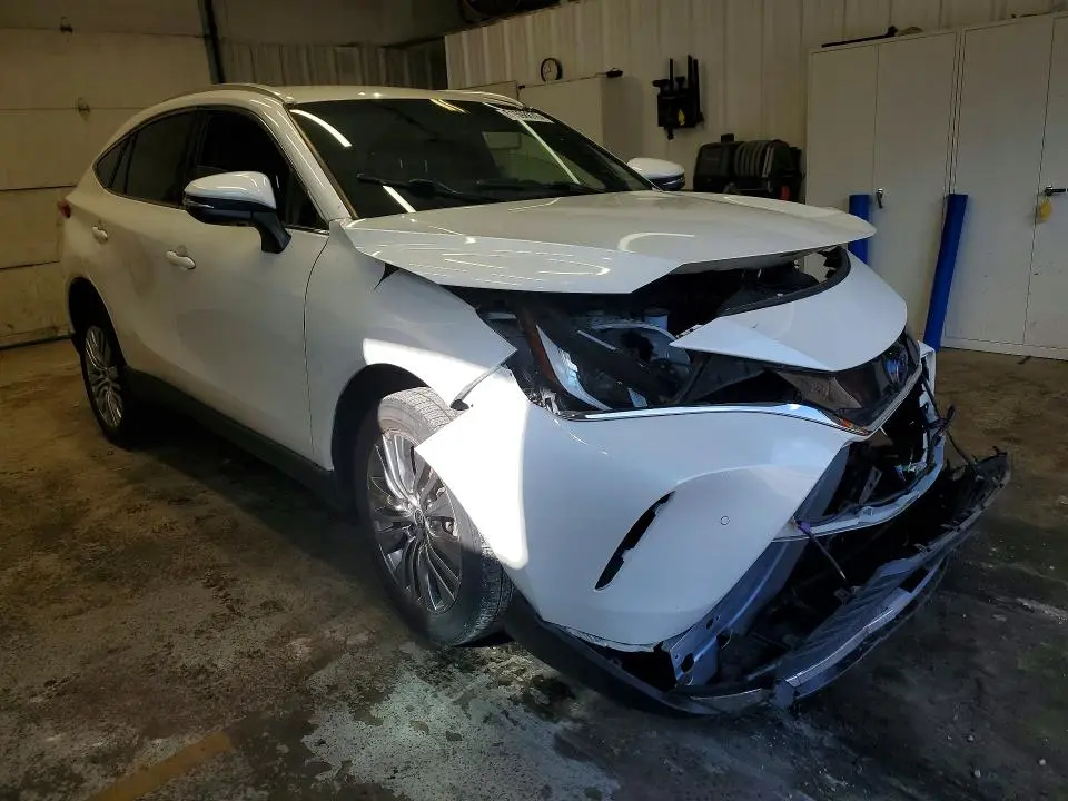 2022 TOYOTA VENZA XLE  