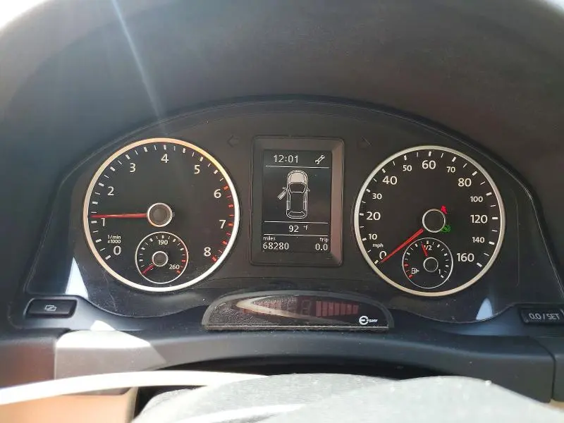 2011 VOLKSWAGEN TIGUAN S  