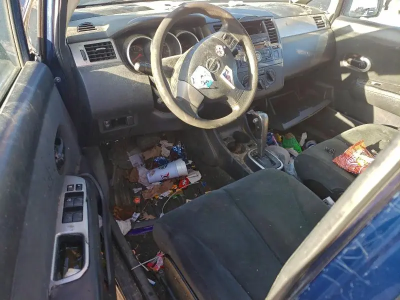 2011 NISSAN VERSA 1.8 S  