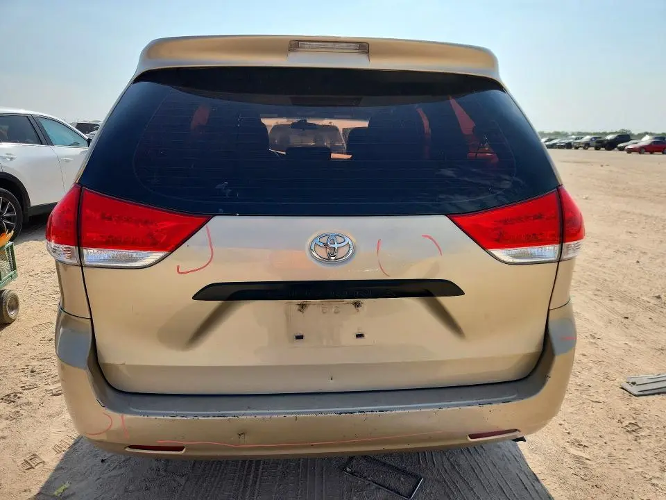 2011 TOYOTA SIENNA BASE 7-PASSENGER  