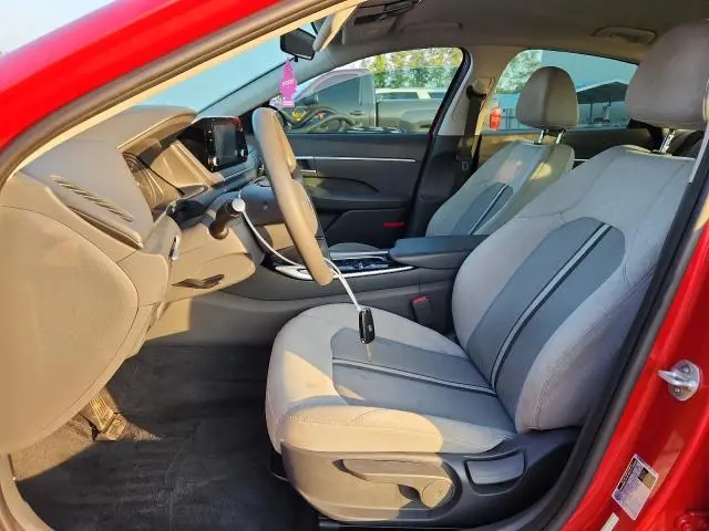 2020 HYUNDAI SONATA SE  