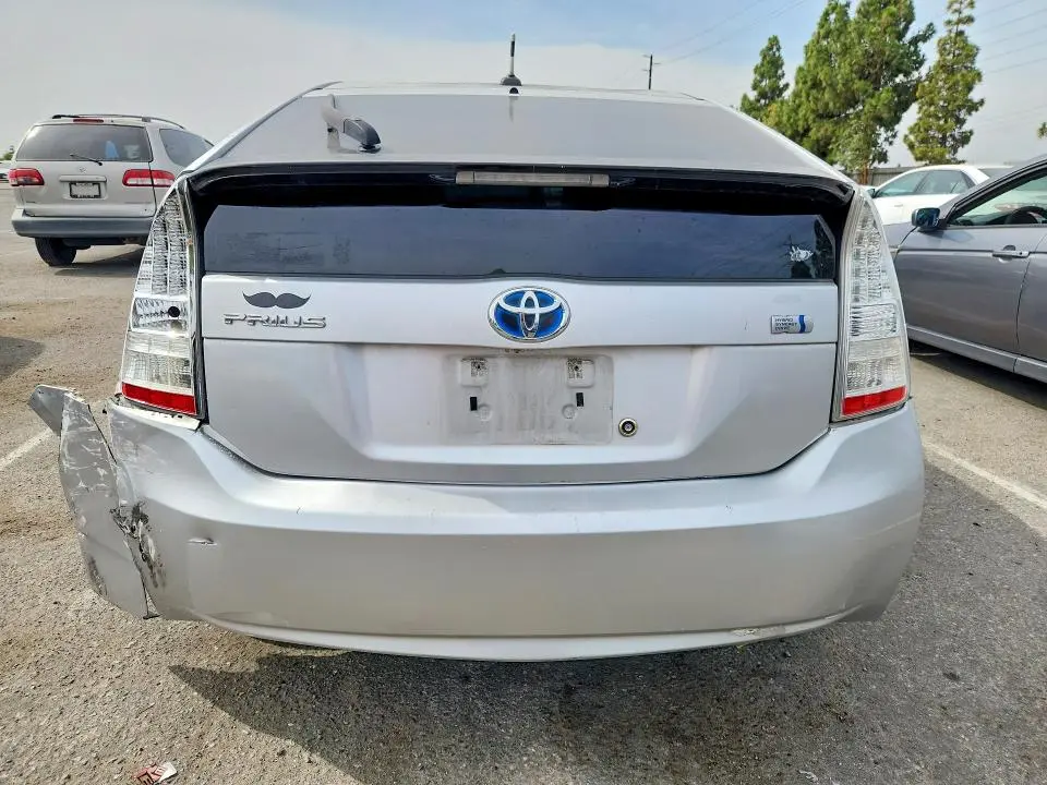 2011 TOYOTA PRIUS THREE  