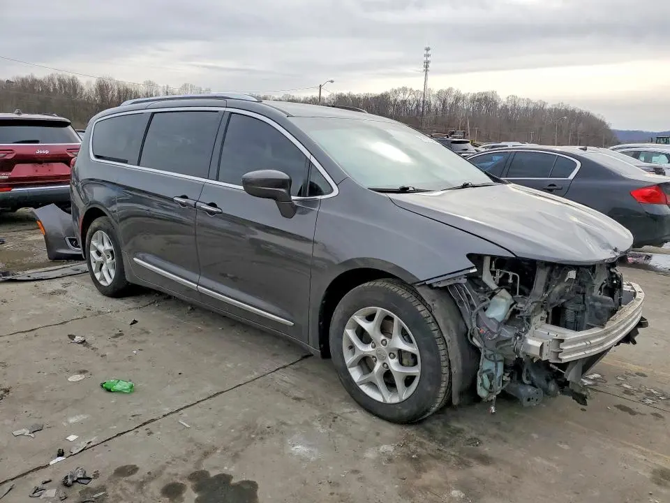 2017 CHRYSLER PACIFICA TOURING L PLUS  