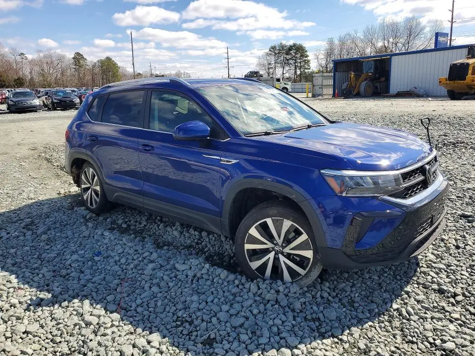 2024 VOLKSWAGEN TAOS SE  