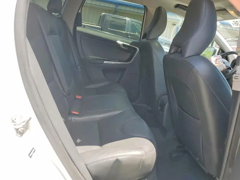 2015 VOLVO XC60 T5 PREMIER  
