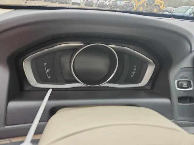 2015 VOLVO XC60 T6 PREMIER  