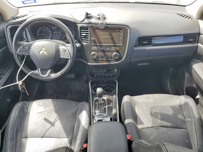 2018 MITSUBISHI OUTLANDER SE  