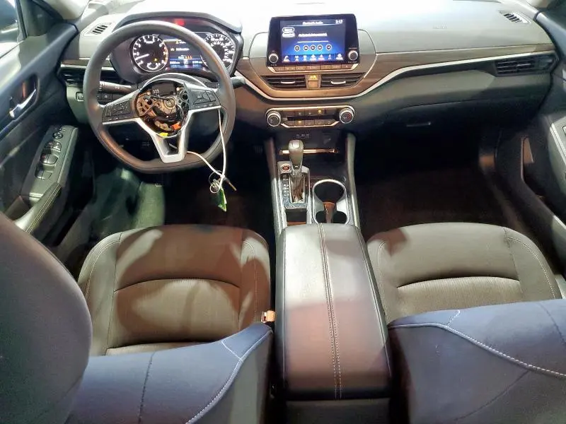 2024 NISSAN ALTIMA SV  