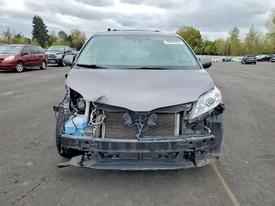 2019 TOYOTA SIENNA XLE 7-PASSENGER  