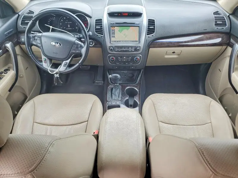 2014 KIA SORENTO LX  