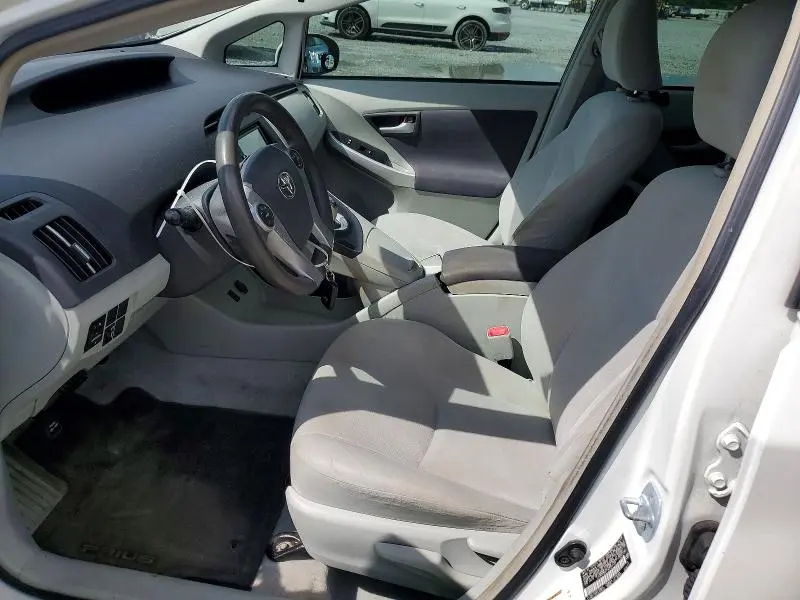 2010 TOYOTA PRIUS III  