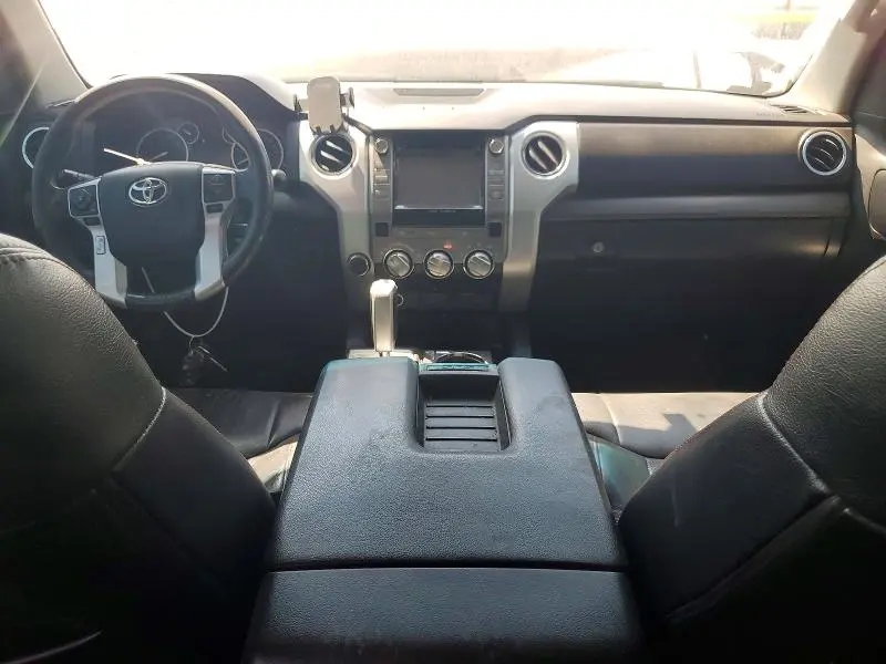 2017 TOYOTA TUNDRA SR5  